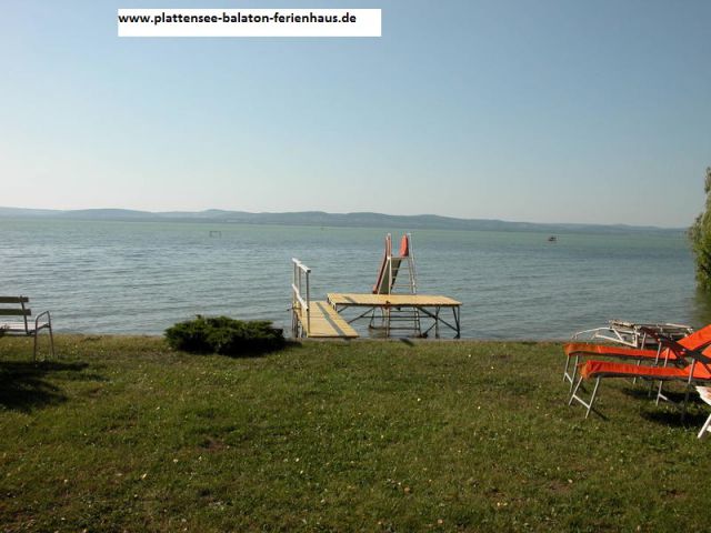 Balatonszarszo: Ferienvilla mit Privatsteg/Strand direkt am Wasser bis 12 Personen. - Ferienhäuser und Villa am Plattensee Südufer