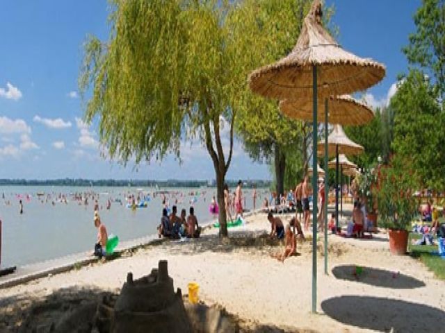 Gyenesdias Idealer Ferienort für Familien mit Teil Sandstrand, vielen Angeboten rund um den Urlaub
