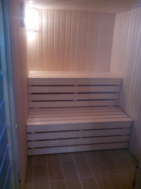 Fonyod: Modernes, neuwertiges Ferienhaus mit Jakuzzi / Pool, Klima, Internet, alleinige Nutzung max. 6 Pers. - 