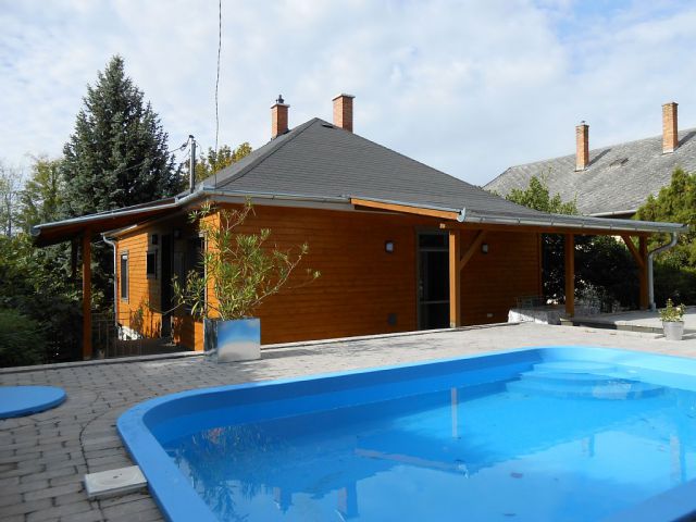 Fonyod: Neues komfortables Ferienhaus mit Pool zur alleinigen Nutzung für 5 Personen - Ferienhäuser in Fonyod