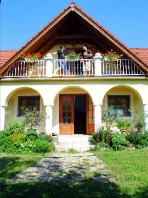 Balatongyörök: 2 schöne Einfamilienhäuser in einer Ferienzone, nah zum Strand! - ferienhäuser am Plattensee vermittelt von Plattensee Reisen Deutschland