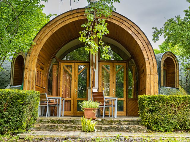 Balatonudvari: Exclusive Bungalowanlage bis 46 Personen, seenah, nah zum neuen Balaton Golfplatz! TIPP - Ferienhäuser am Plattensee nah am See